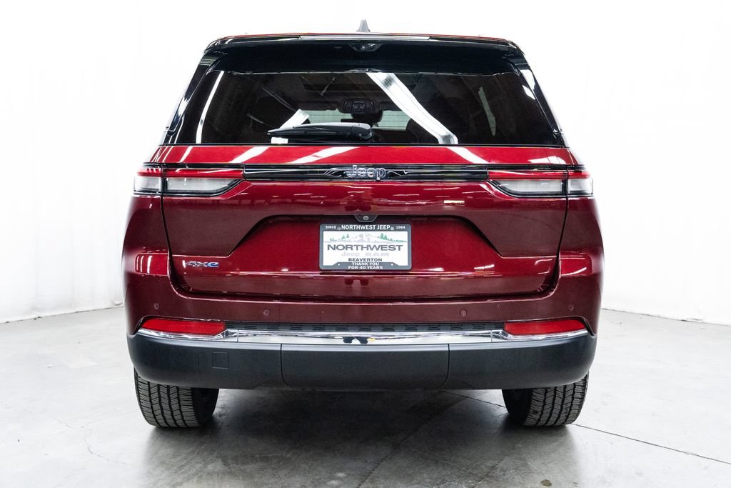 Used 2022 Jeep Grand Cherokee Limited 4xe w/ Luxury Tech Group II AWD/4WD image 5