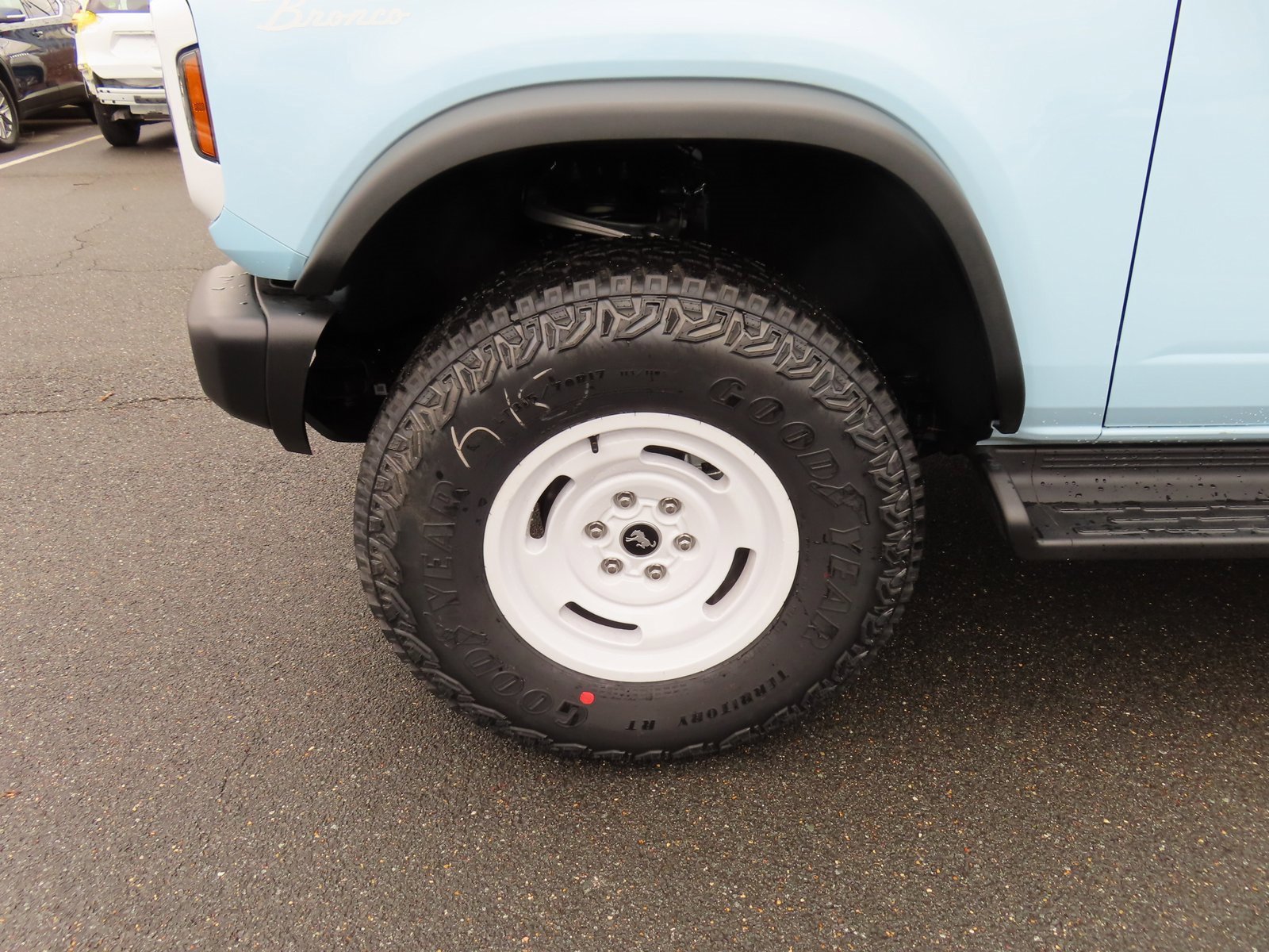 New 2025 Ford Bronco Heritage Edition image 8