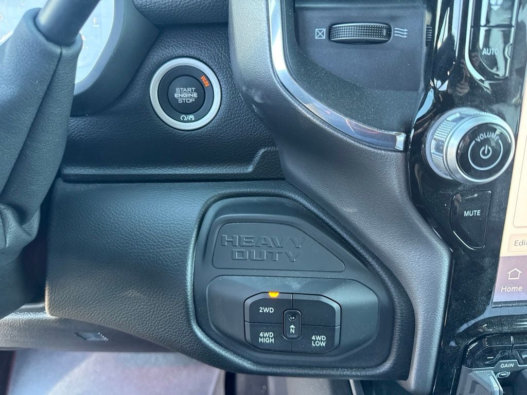 New 2026 RAM 2500 Laramie w/ Night Edition AWD/4WD image 17