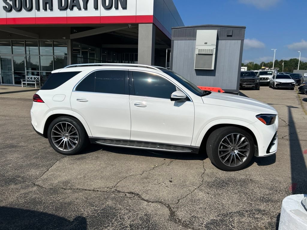 Used 2025 Mercedes-Benz GLE 450e 4MATIC image 3