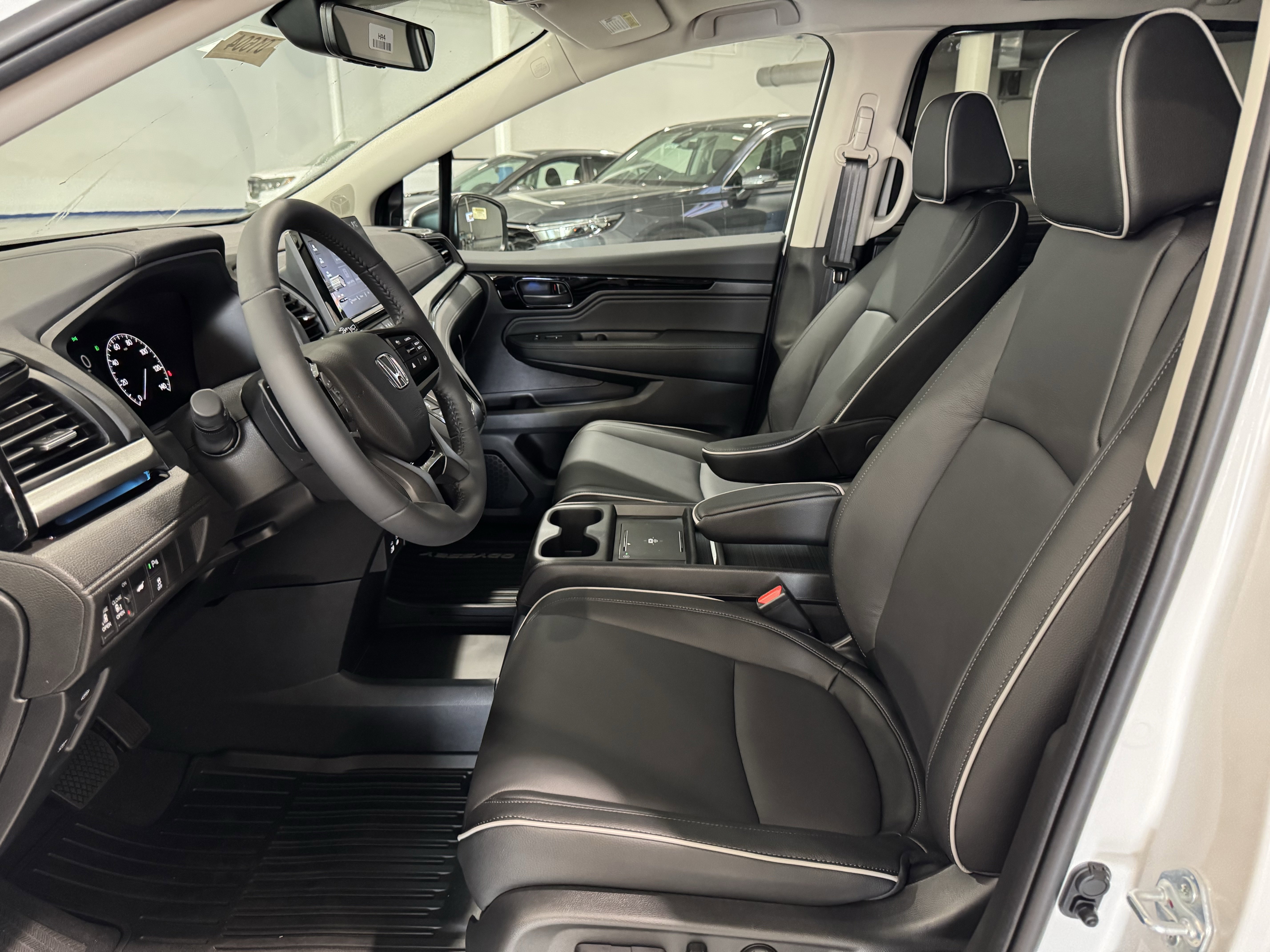 New 2026 Honda Odyssey Touring image 4