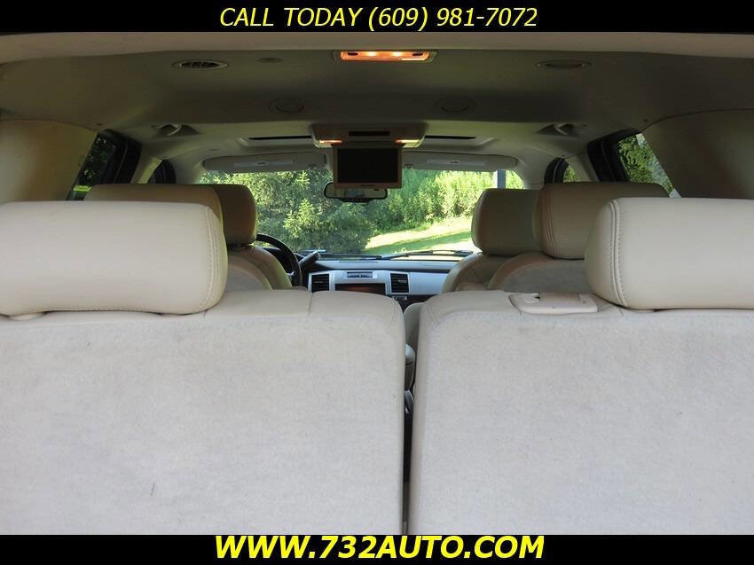 Used 2007 Cadillac Escalade AWD w/ Information Package image 38