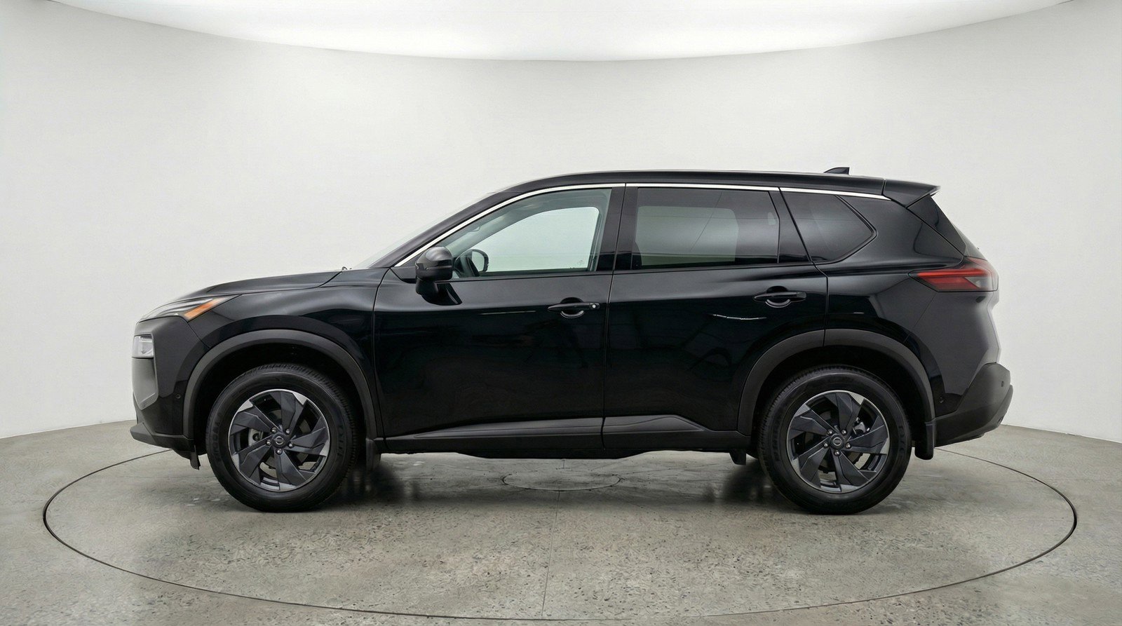 Used 2025 Nissan Rogue SV FWD image 5