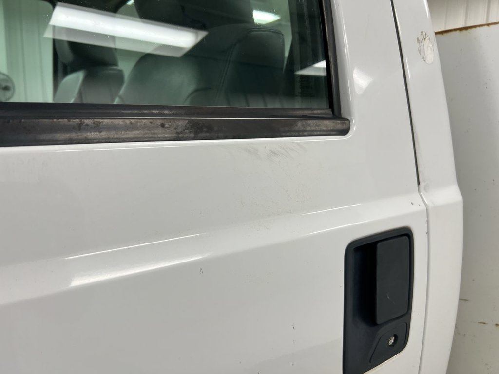 Used 2012 Ford F550 Luxury w/ Payload Upgrade Pkg RWD image 26