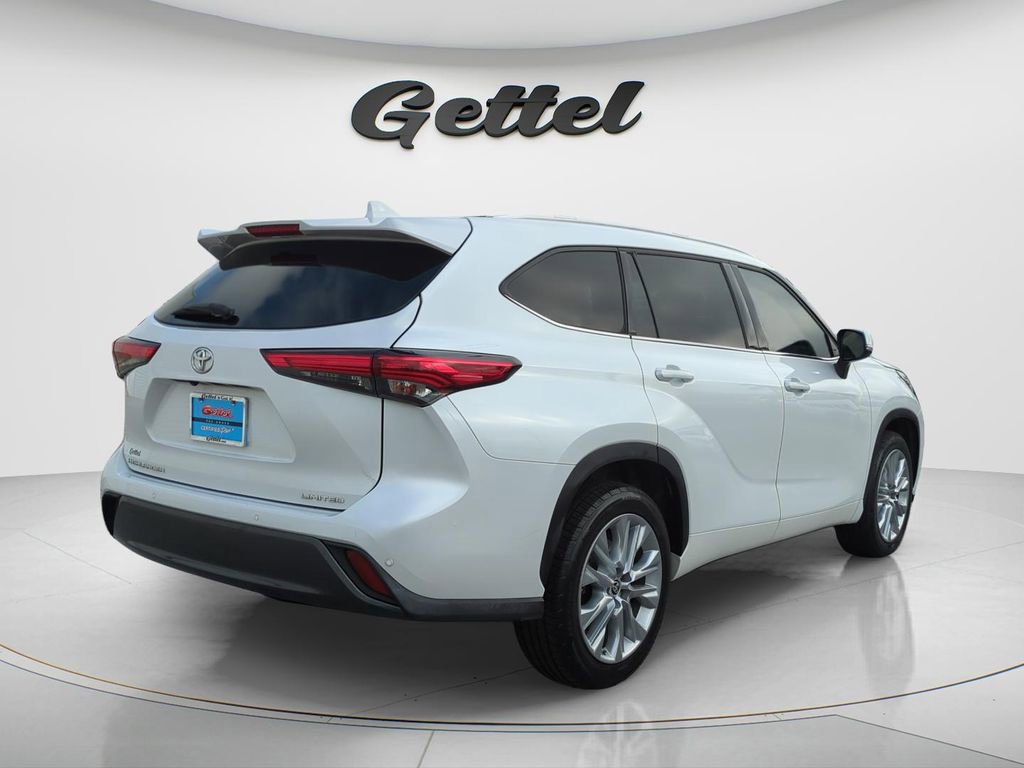 Used 2022 Toyota Highlander Limited image 12