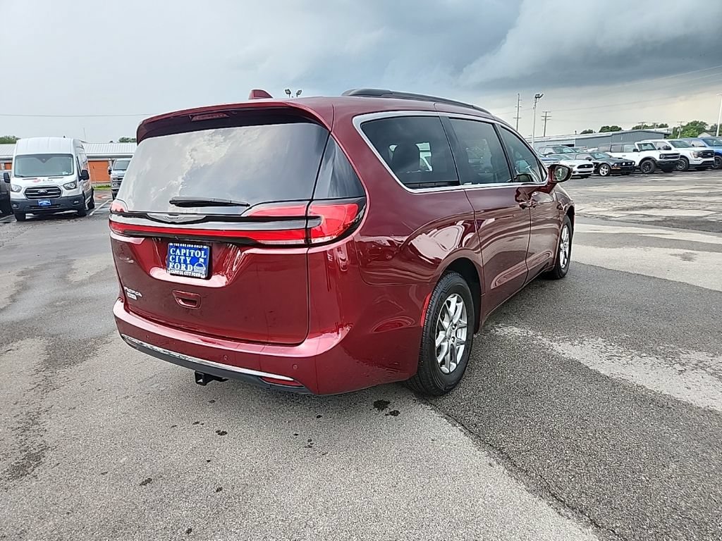 Used 2021 Chrysler Pacifica Touring FWD image 8