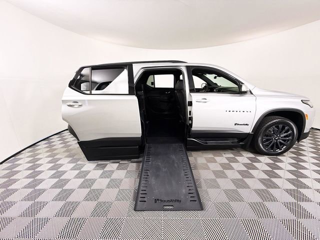 Used 2022 Chevrolet Traverse RS FWD image 27