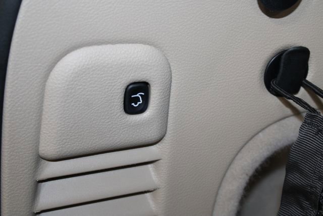 Used 2021 Jeep Grand Cherokee Overland AWD/4WD image 38