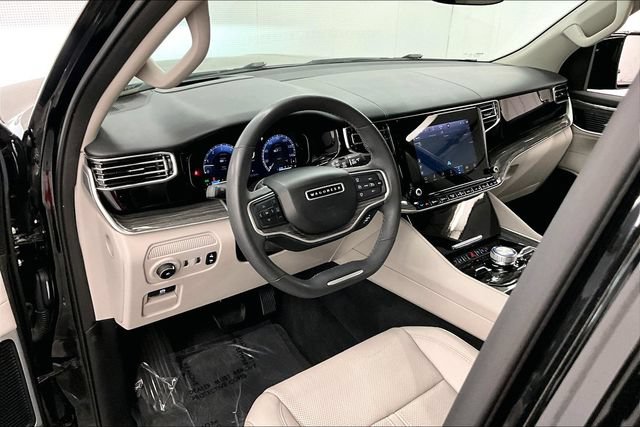Used 2022 Jeep Wagoneer Series III w/ Rear Seat Video Group 1 AWD/4WD image 14