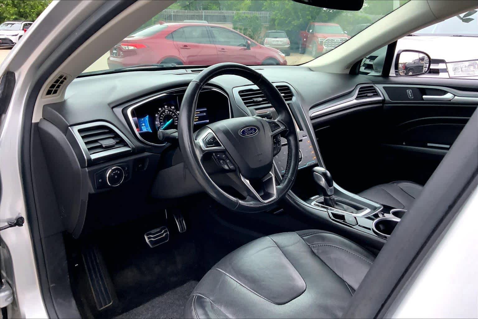 Used 2014 Ford Fusion Titanium FWD image 17