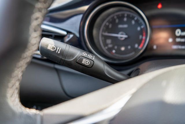 Used 2022 Buick Encore GX Select w/ Sport Touring Package FWD image 24