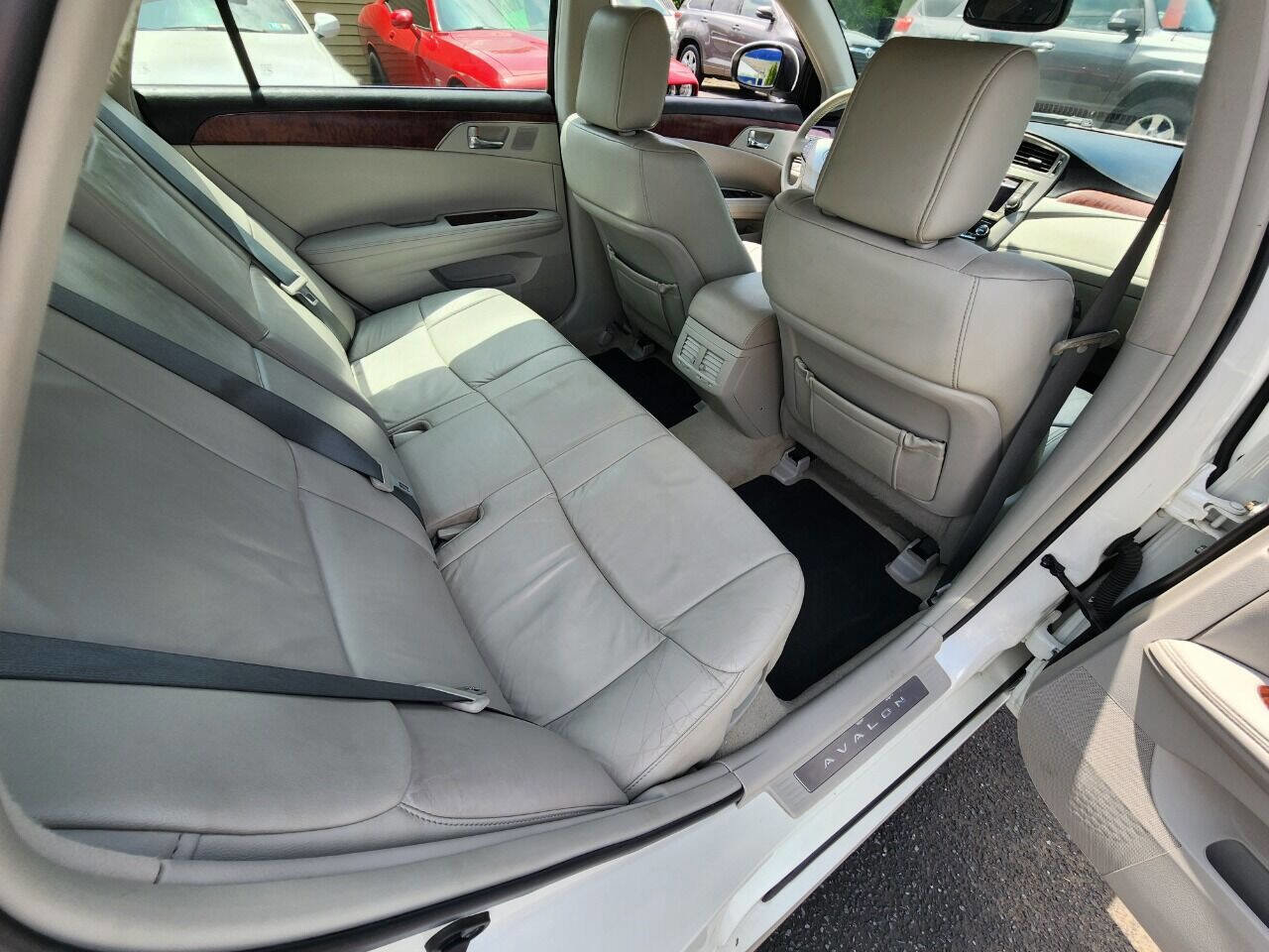 Used 2012 Toyota Avalon image 27