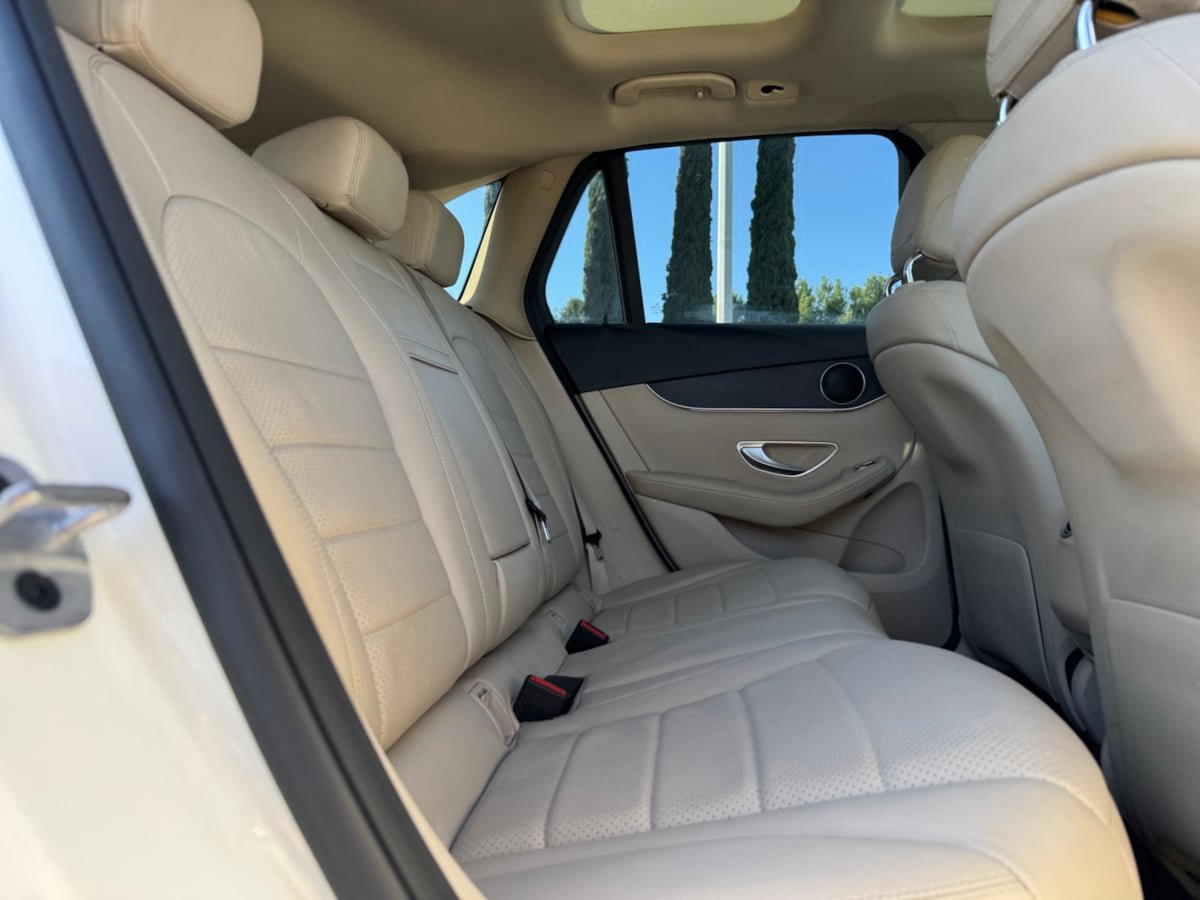 Used 2022 Mercedes-Benz GLC 300 w/ Premium Package Lite image 19
