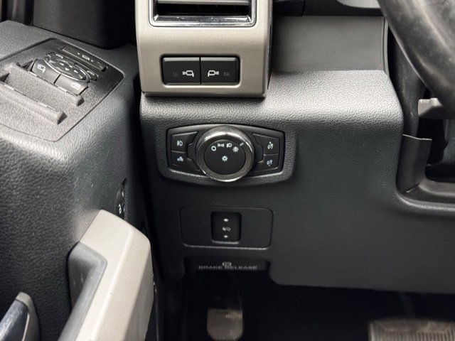 Used 2022 Ford F350 Lariat w/ Chrome Package image 33