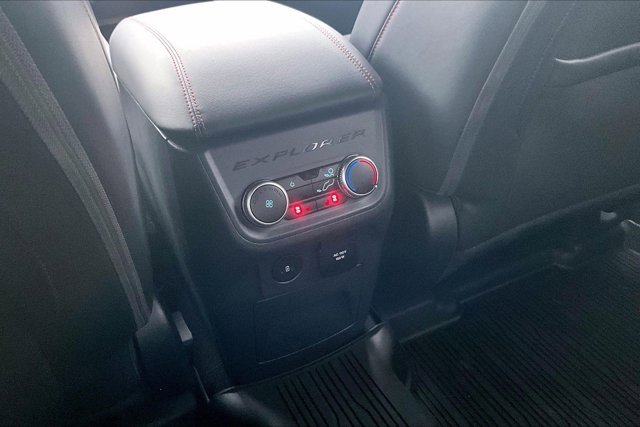Used 2025 Ford Explorer ST image 10