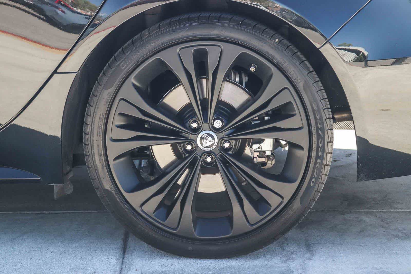 Used 2024 Jaguar XF R-Dynamic SE RWD image 8