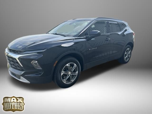 Used 2024 Chevrolet Blazer LT w/ Convenience Package FWD image 3