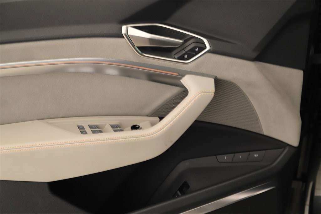 Certified 2024 Audi Q8 e-tron Prestige image 23