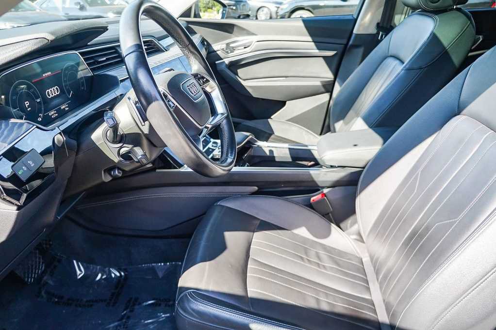 Used 2022 Audi e-tron Premium w/ Convenience Plus Package AWD/4WD image 20