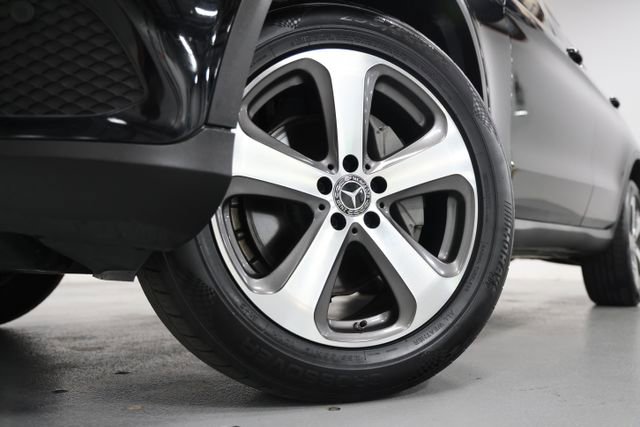 Used 2018 Mercedes-Benz GLC 300 4MATIC image 11