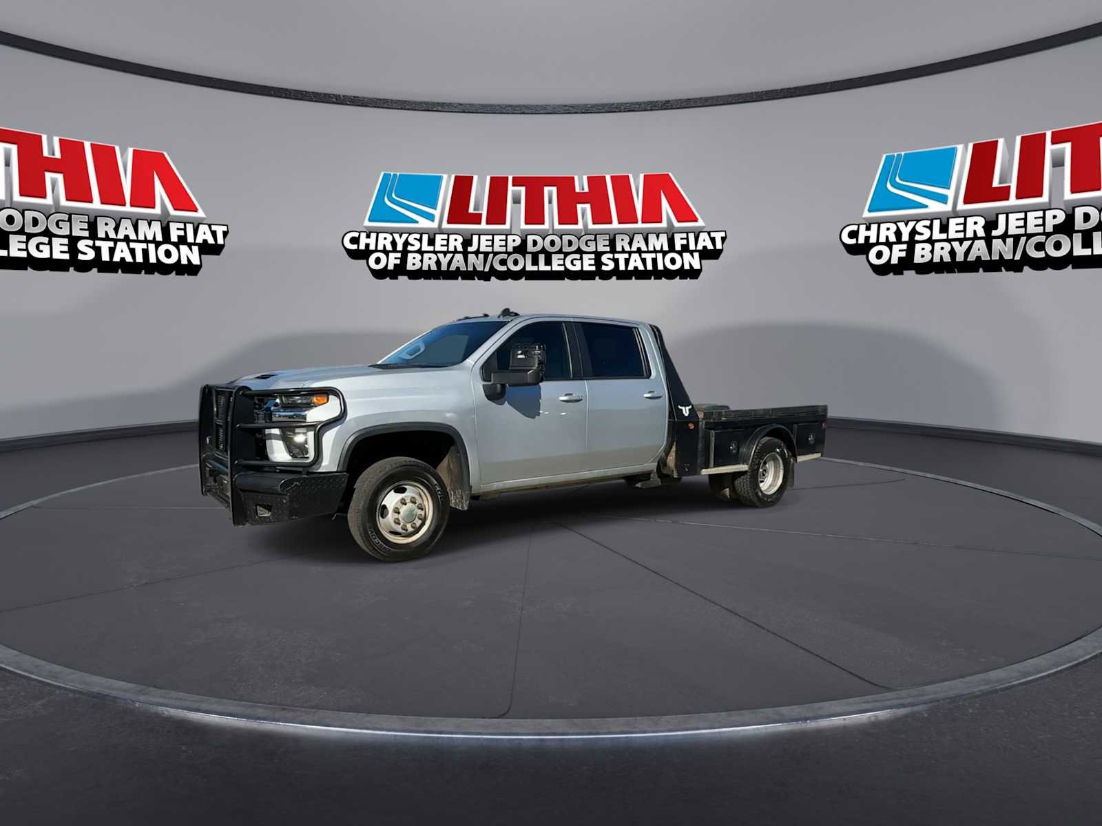 Used 2022 Chevrolet Silverado 3500 LT w/ Convenience Package image 4