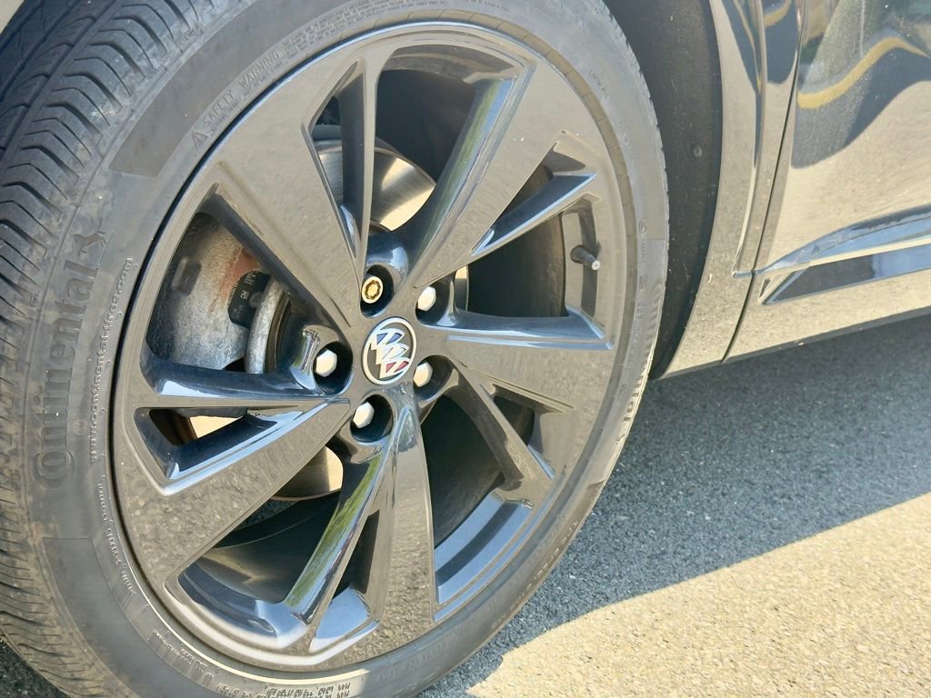 Used 2023 Buick Envision Essence w/ Sport Touring Package image 3