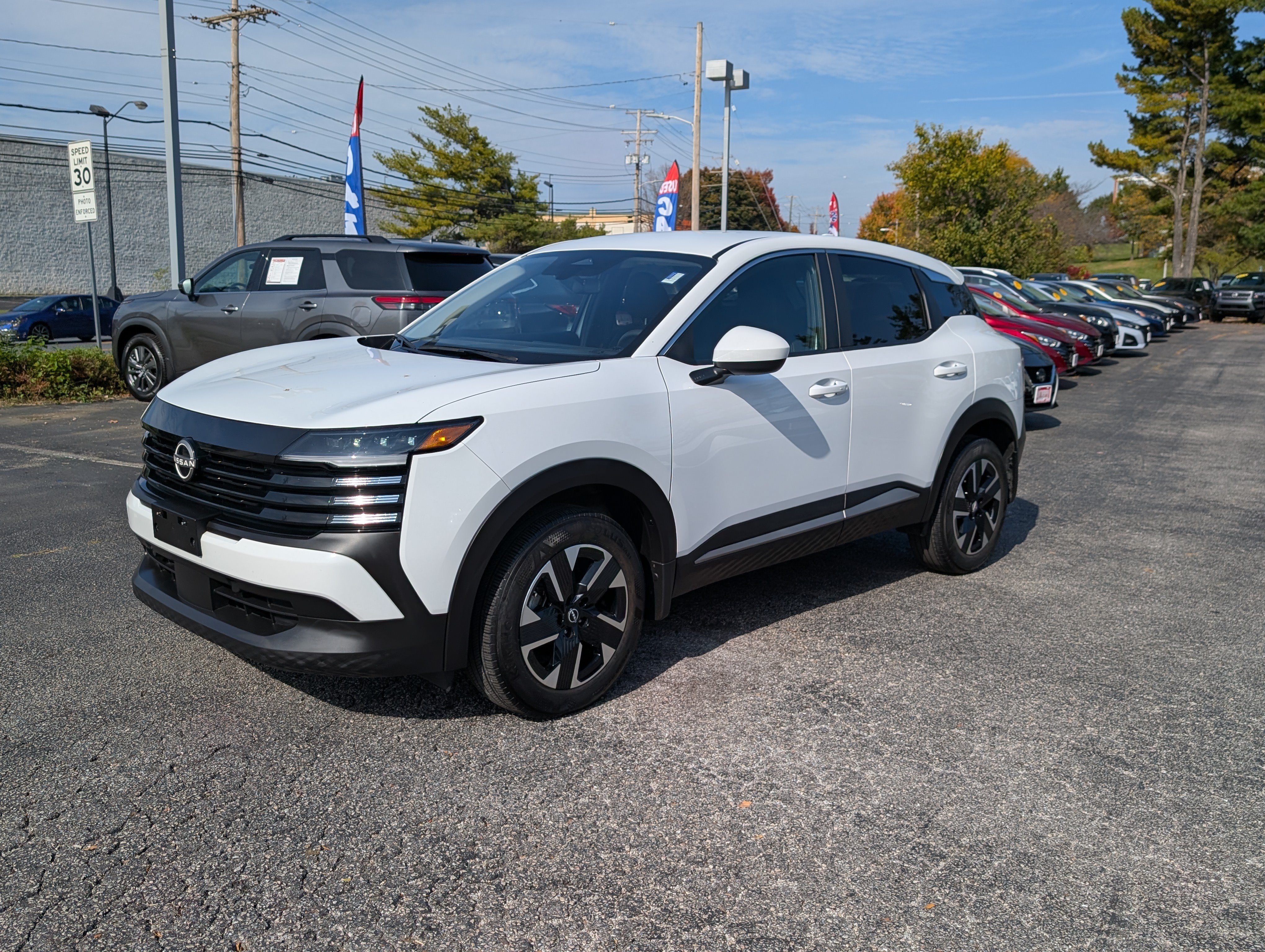 Certified 2025 Nissan Kicks SV AWD/4WD image 7
