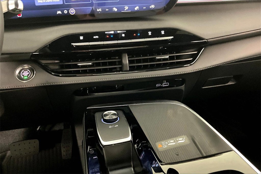 New 2026 Buick Enclave Sport Touring w/ Super Cruise Package image 7