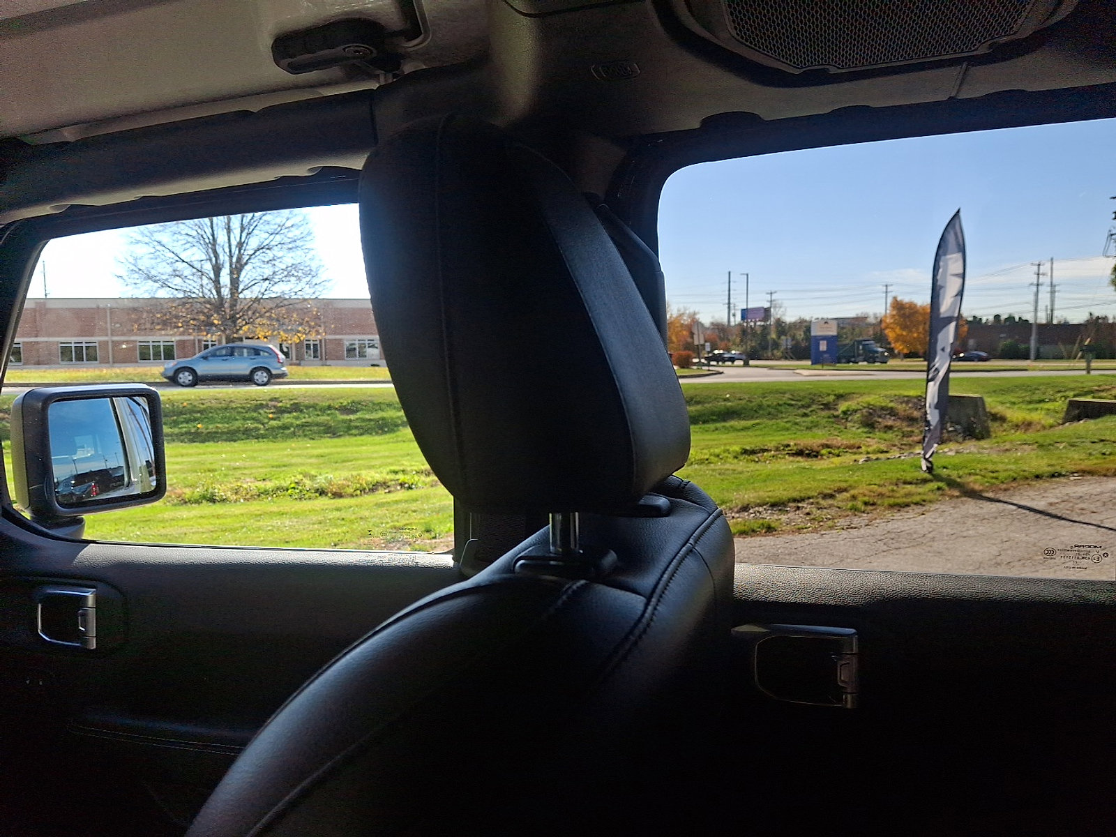 Used 2021 Jeep Wrangler Unlimited Sahara w/ Cold Weather Group image 18