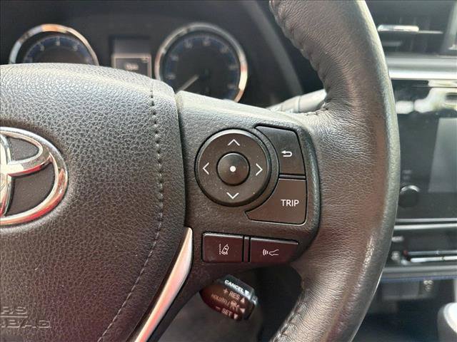 Used 2017 Toyota Corolla SE FWD image 16