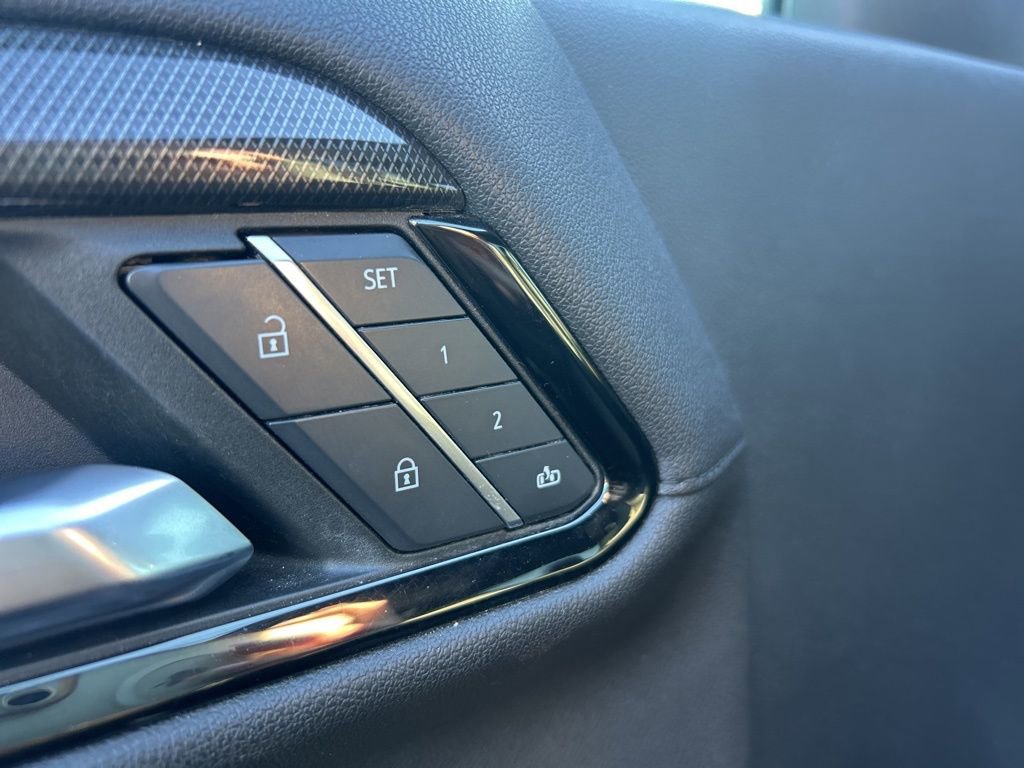 Used 2024 GMC Sierra 2500 AT4 image 17