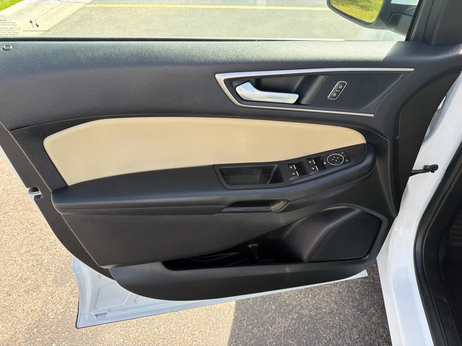 Used 2022 Ford Edge SEL w/ Convenience Package image 22