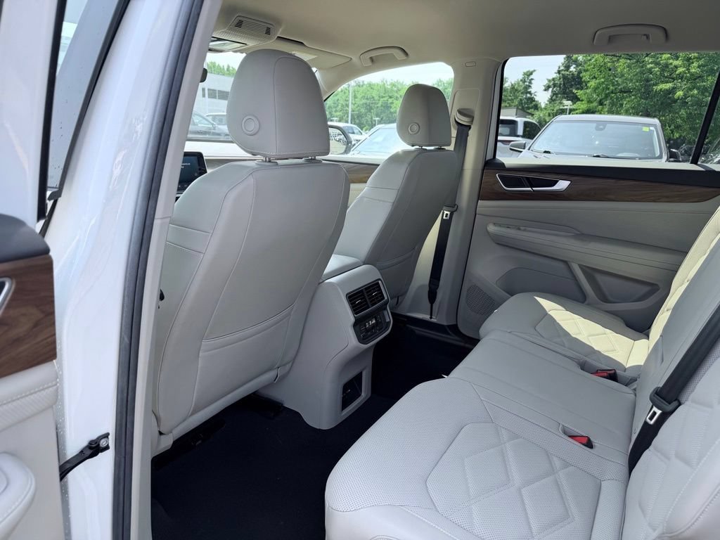 Used 2024 Volkswagen Atlas SE AWD/4WD image 20