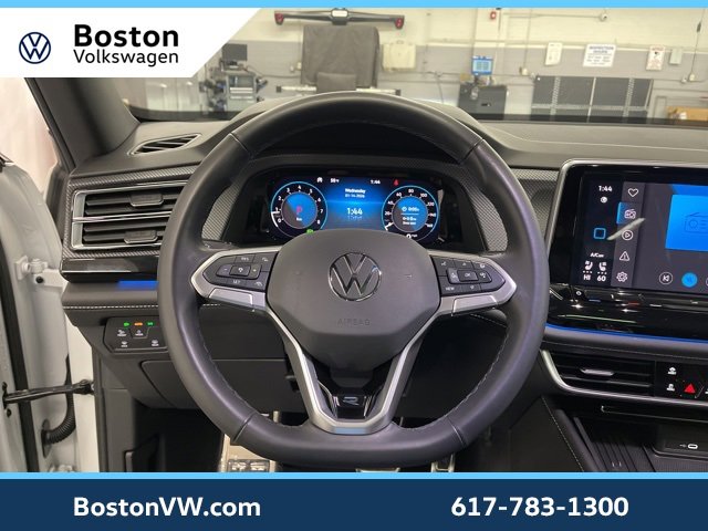 Used 2025 Volkswagen Atlas Cross Sport SEL R-Line image 15