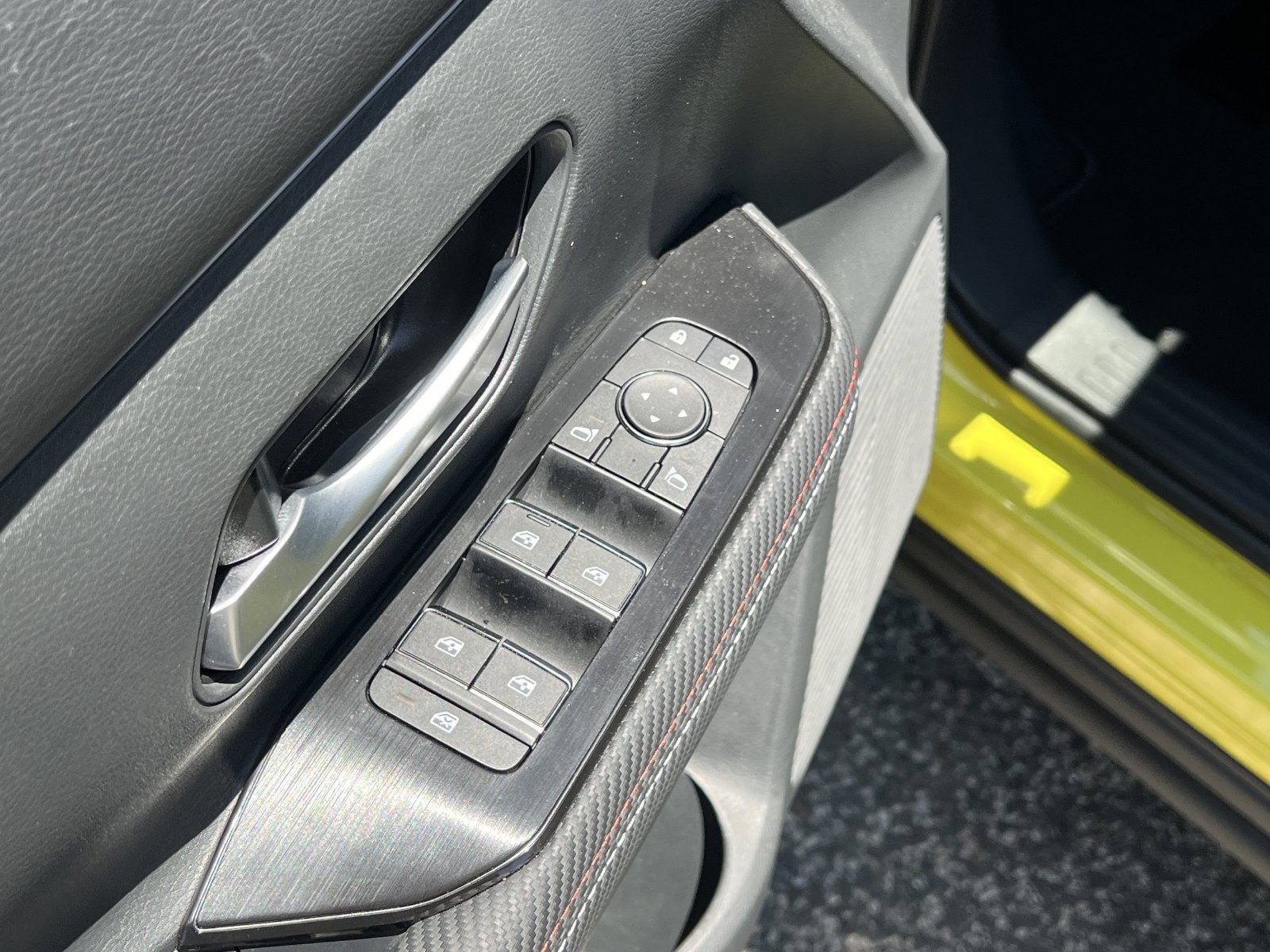 Certified 2025 Nissan Kicks SR AWD/4WD image 14