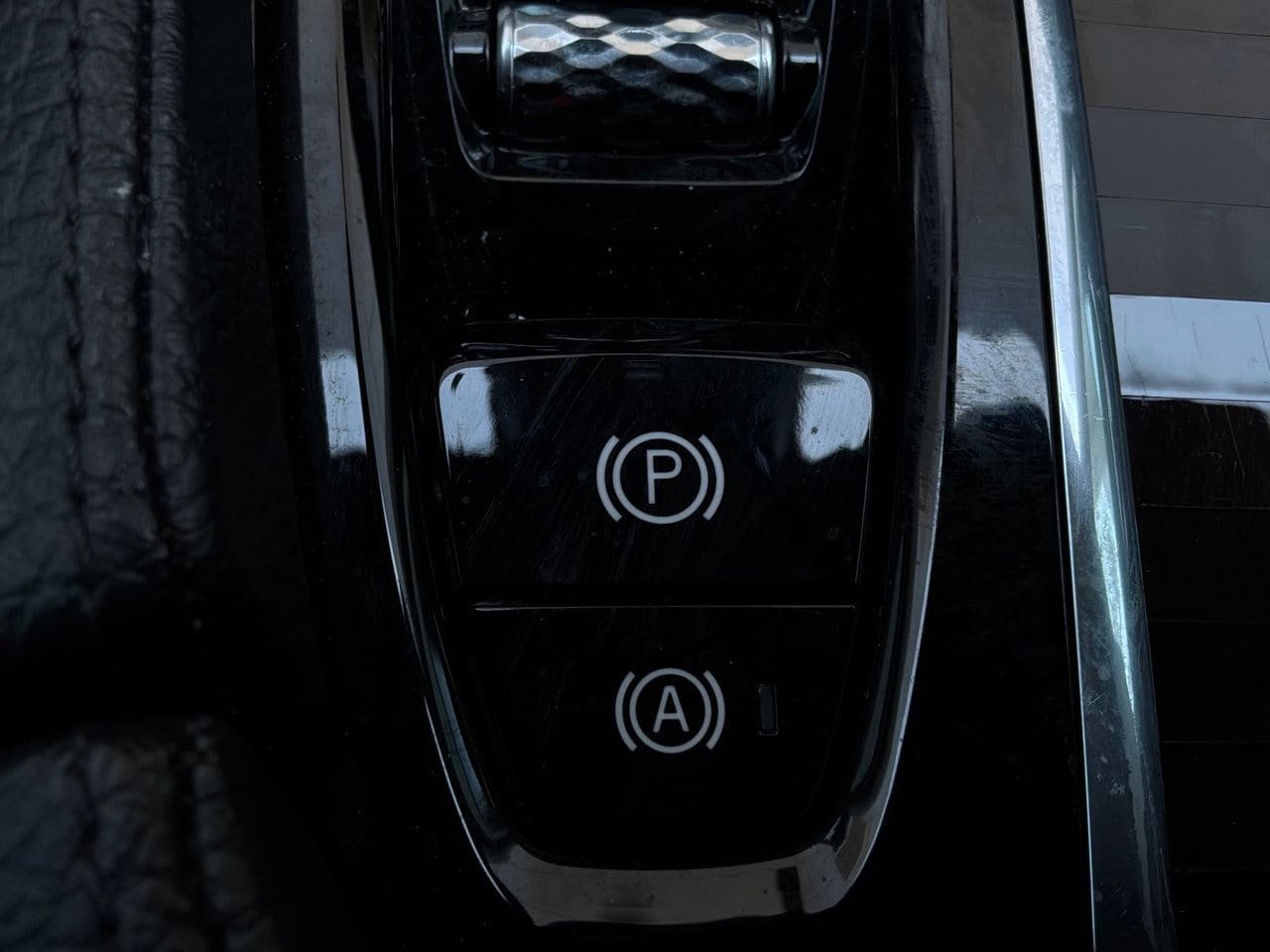 Used 2019 Volvo S90 T6 Momentum AWD/4WD image 32
