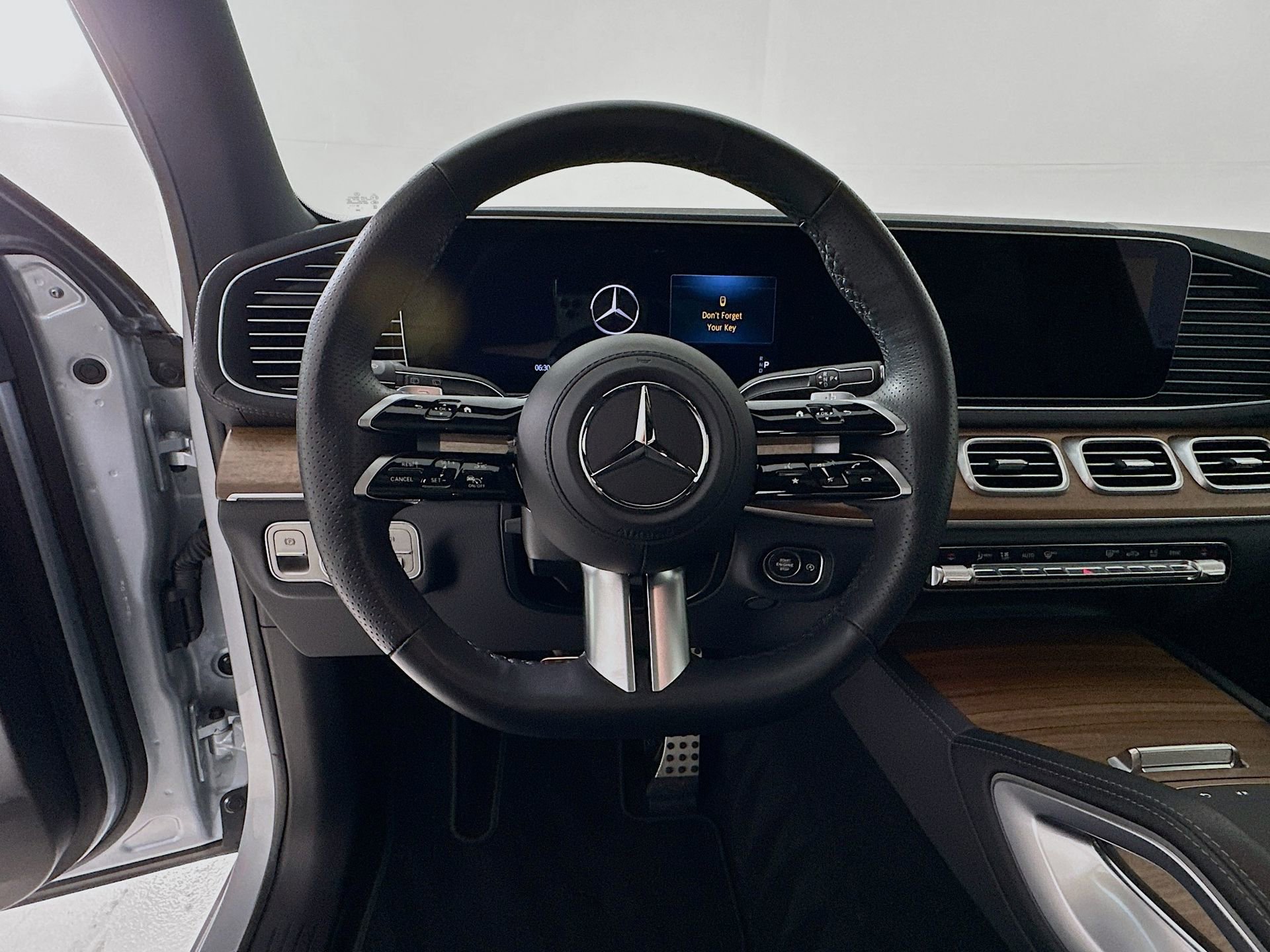 Certified 2025 Mercedes-Benz GLS 450 4MATIC image 12