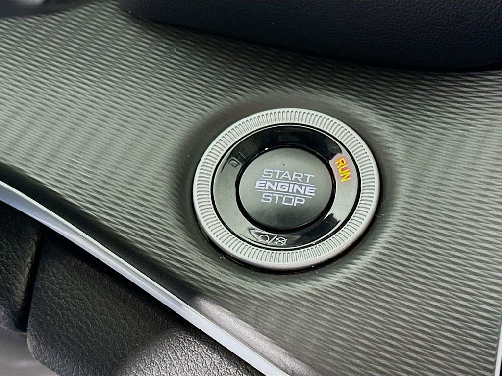 Certified 2024 Jeep Grand Cherokee Altitude image 23