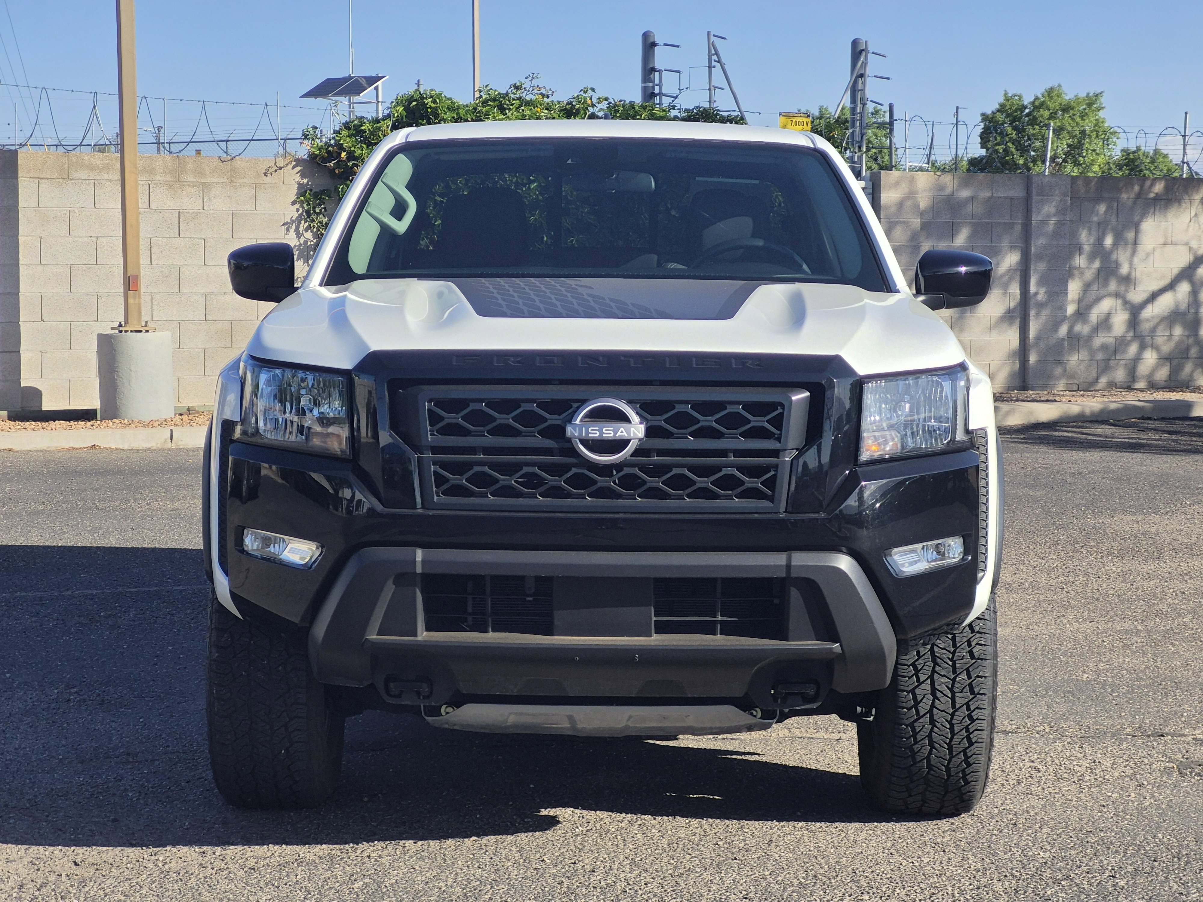 Used 2024 Nissan Frontier SV w/ Hardbody Edition AWD/4WD image 2