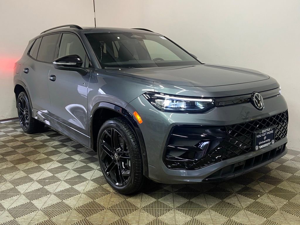 New 2026 Volkswagen Tiguan SE R-Line image 1