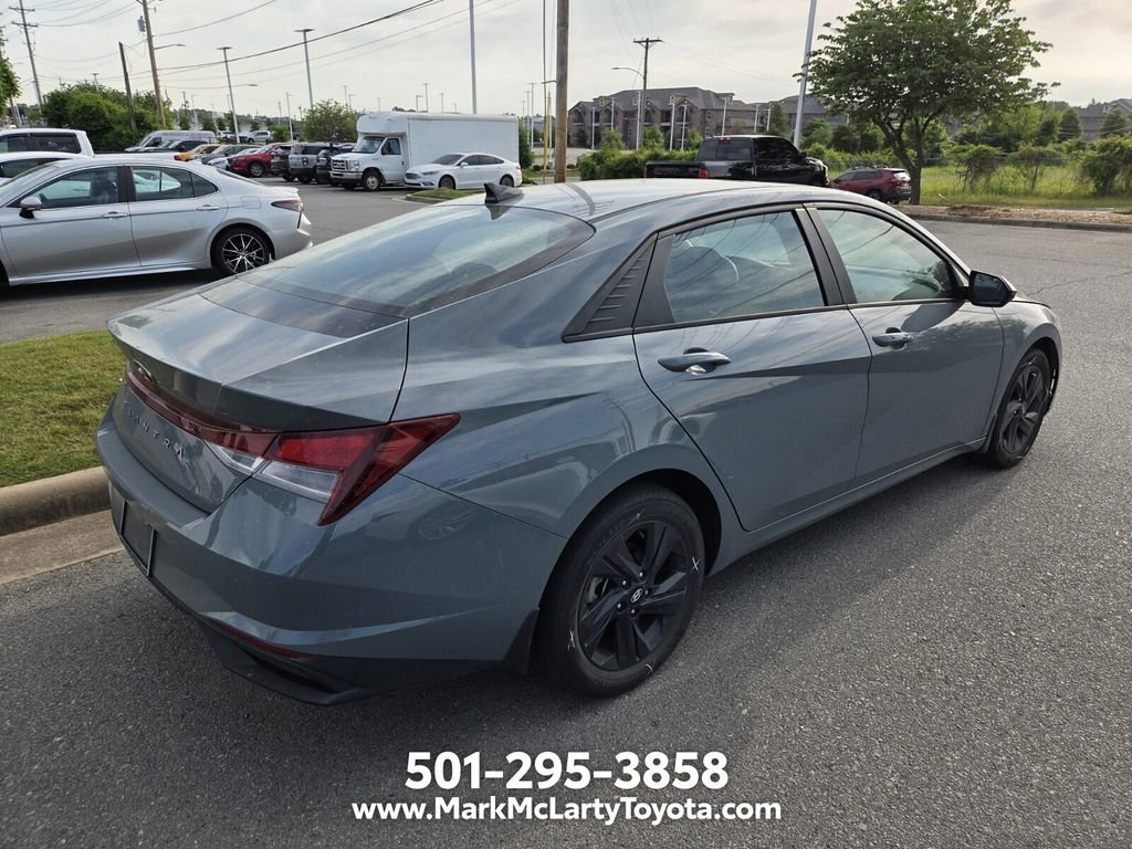 Used 2023 Hyundai Elantra SEL FWD image 10