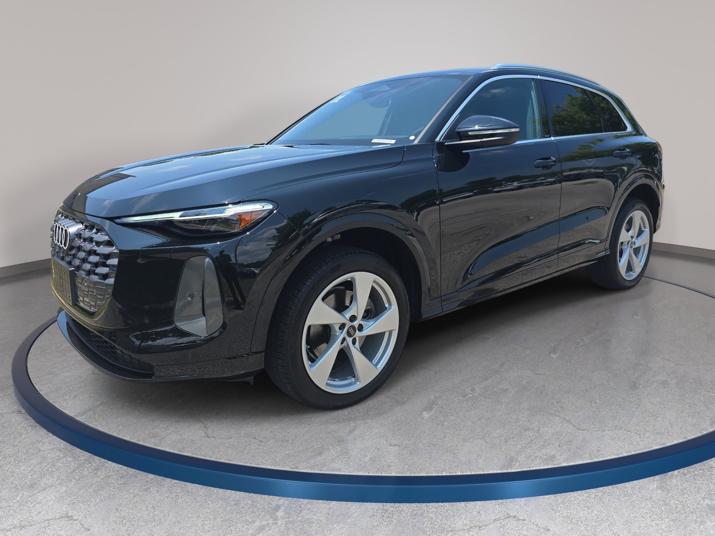Certified 2025 Audi Q5 Premium Plus w/ Premium Plus AWD/4WD image 1