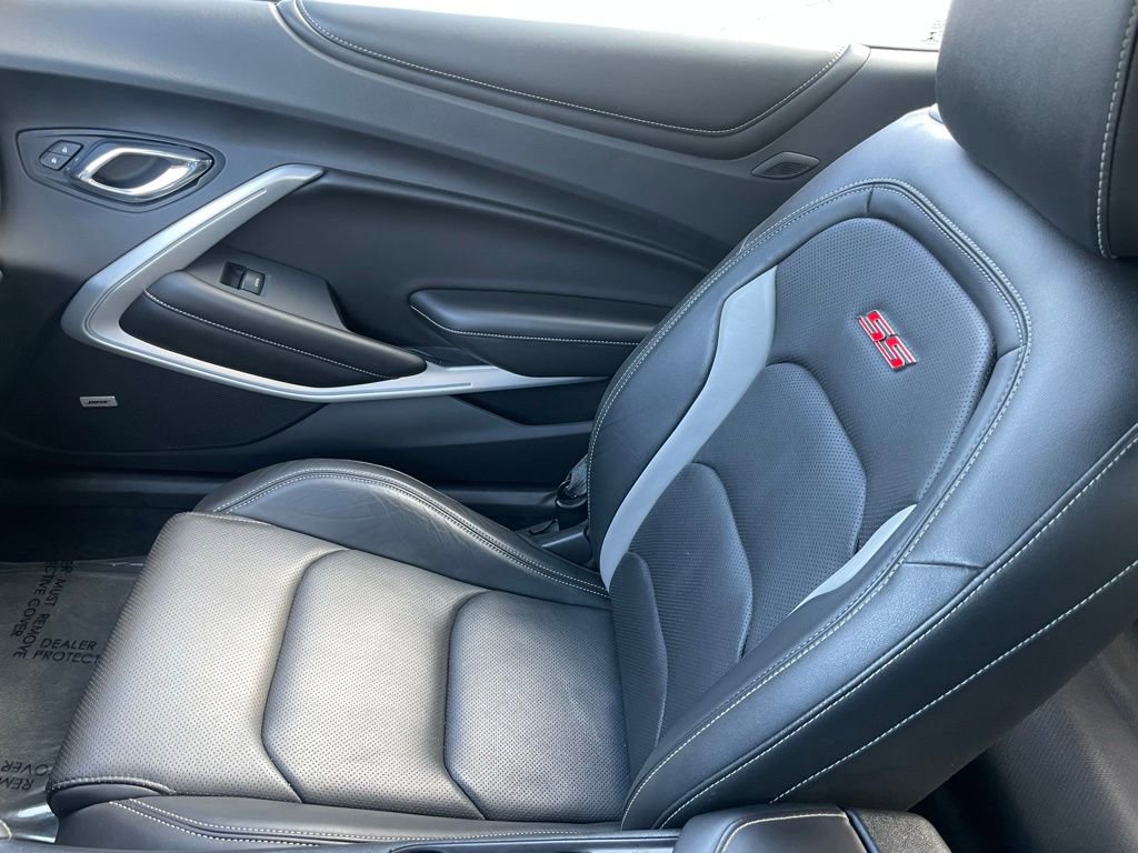 Used 2017 Chevrolet Camaro SS RWD image 19