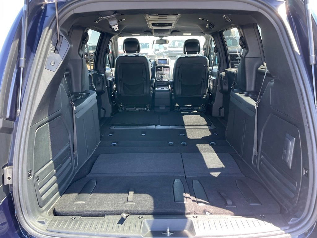 Used 2012 Dodge Grand Caravan R/T w/ Safety Sphere Group FWD image 32