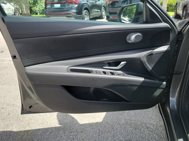 Certified 2026 Hyundai Elantra SE w/ Cargo Package FWD image 13