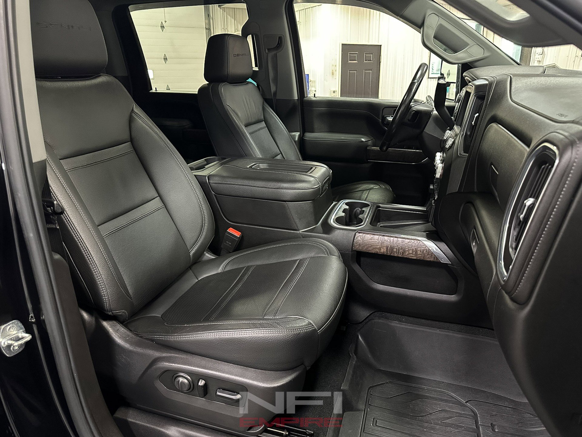 Used 2021 GMC Sierra 3500 Denali w/ Denali Ultimate Package image 37