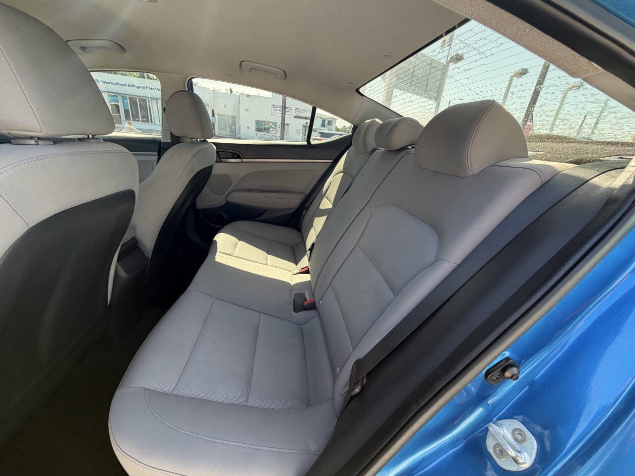 Used 2017 Hyundai Elantra SE FWD image 9