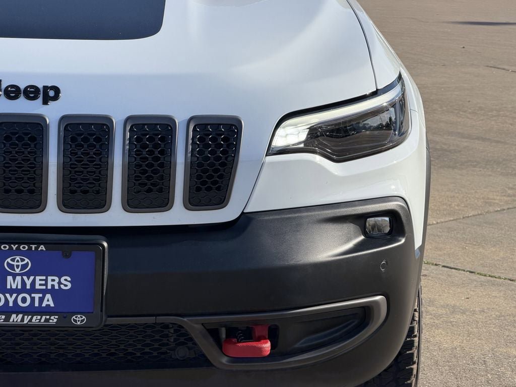 Used 2023 Jeep Cherokee Trailhawk w/ Trailer Tow Group AWD/4WD image 4