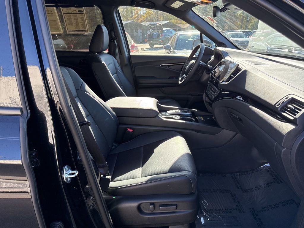 Used 2025 Honda Passport Black Edition image 20