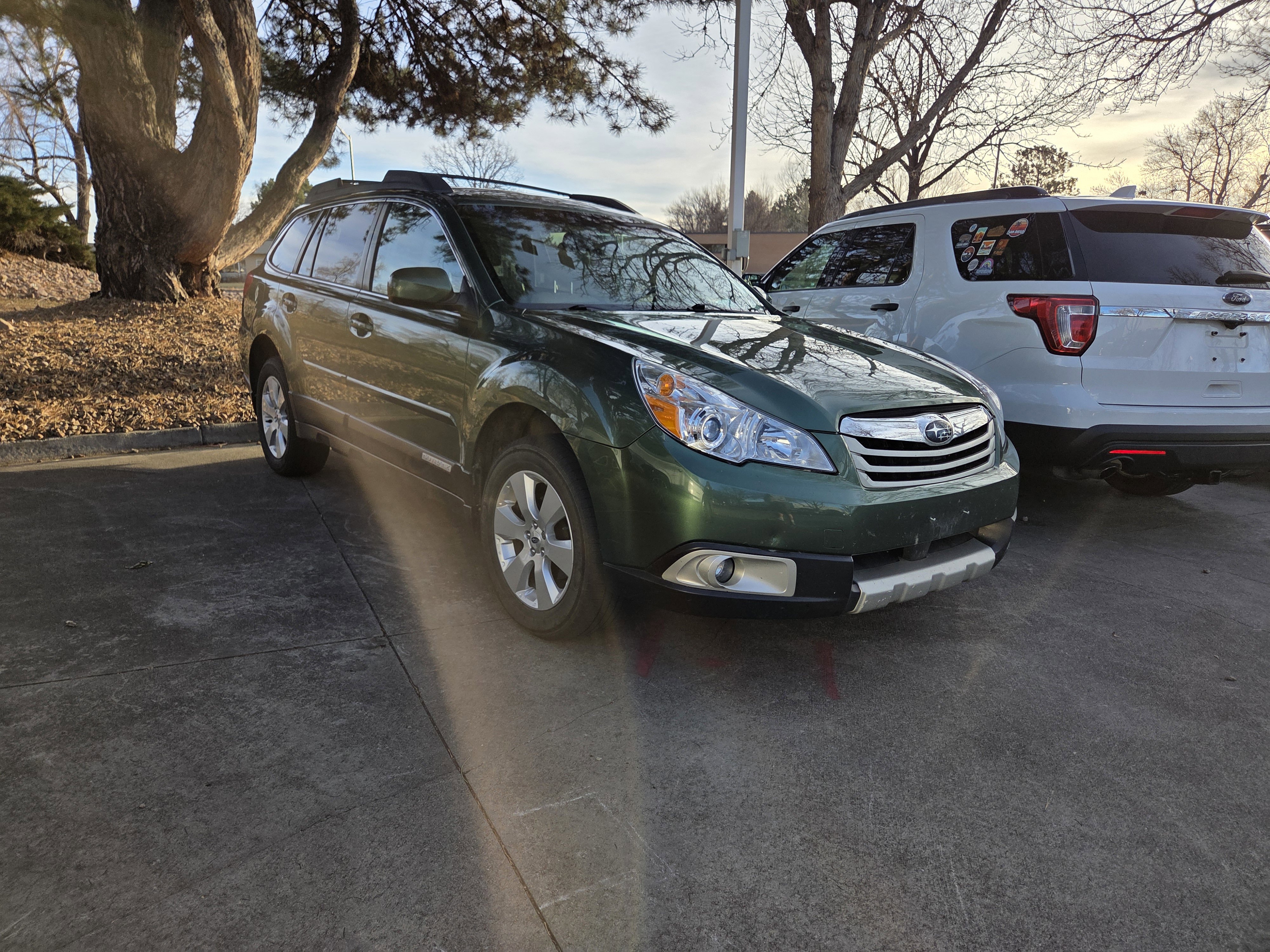 Used 2012 Subaru Outback 2.5i Limited w/ Moonroof Pkg image 3